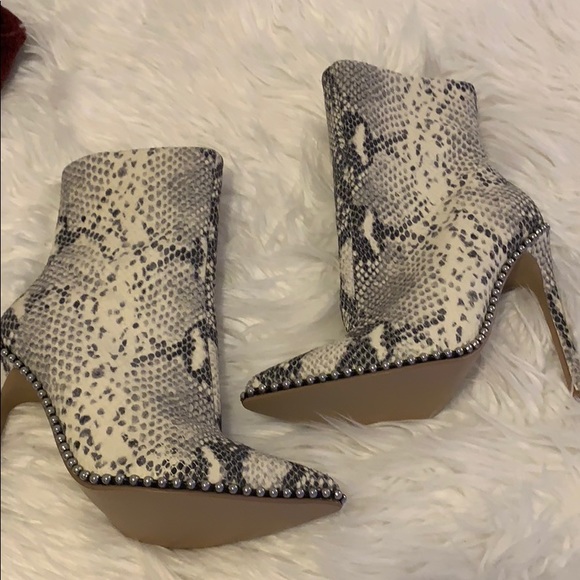 steve madden snake skin boots